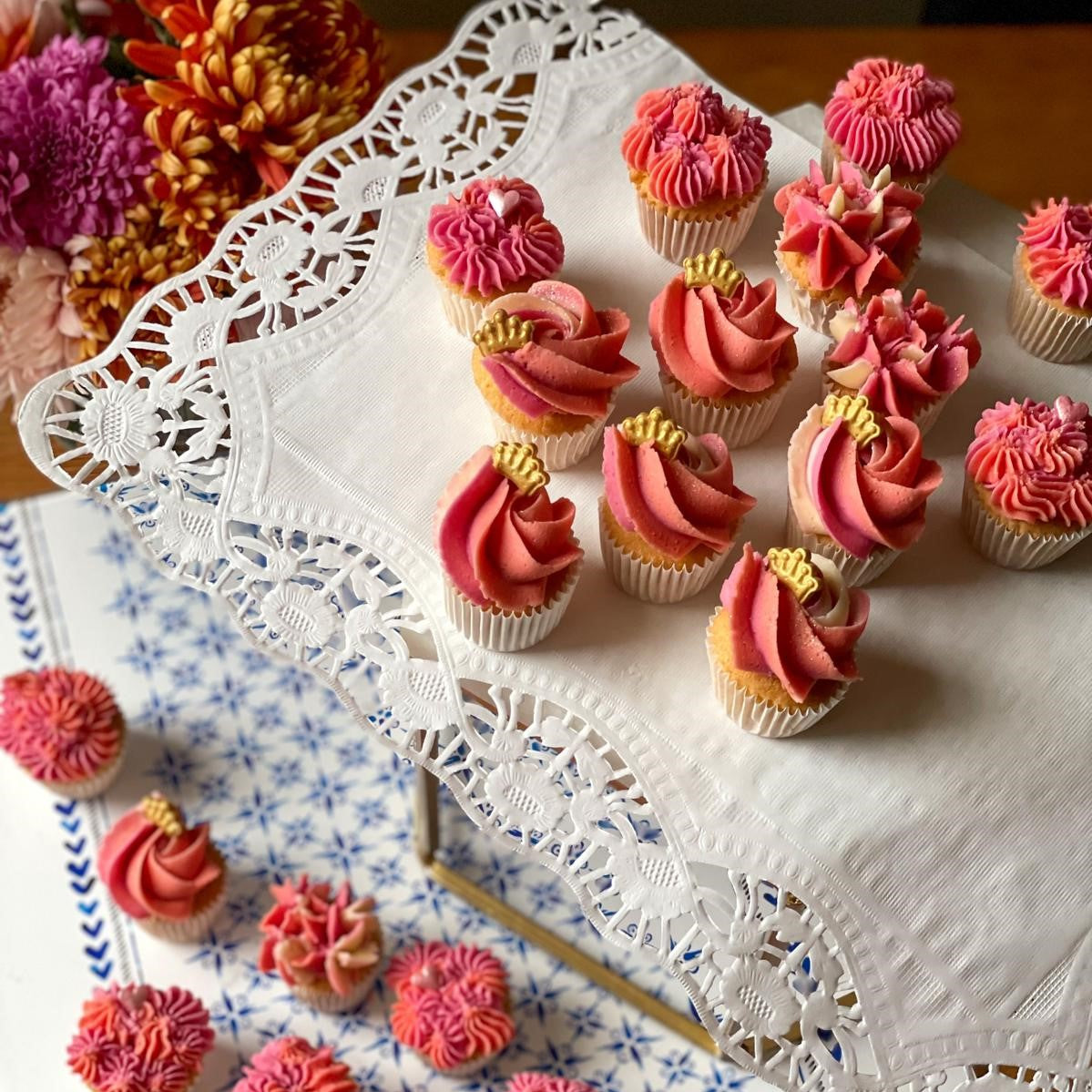 Mini Floral Vanilla Cupcakes